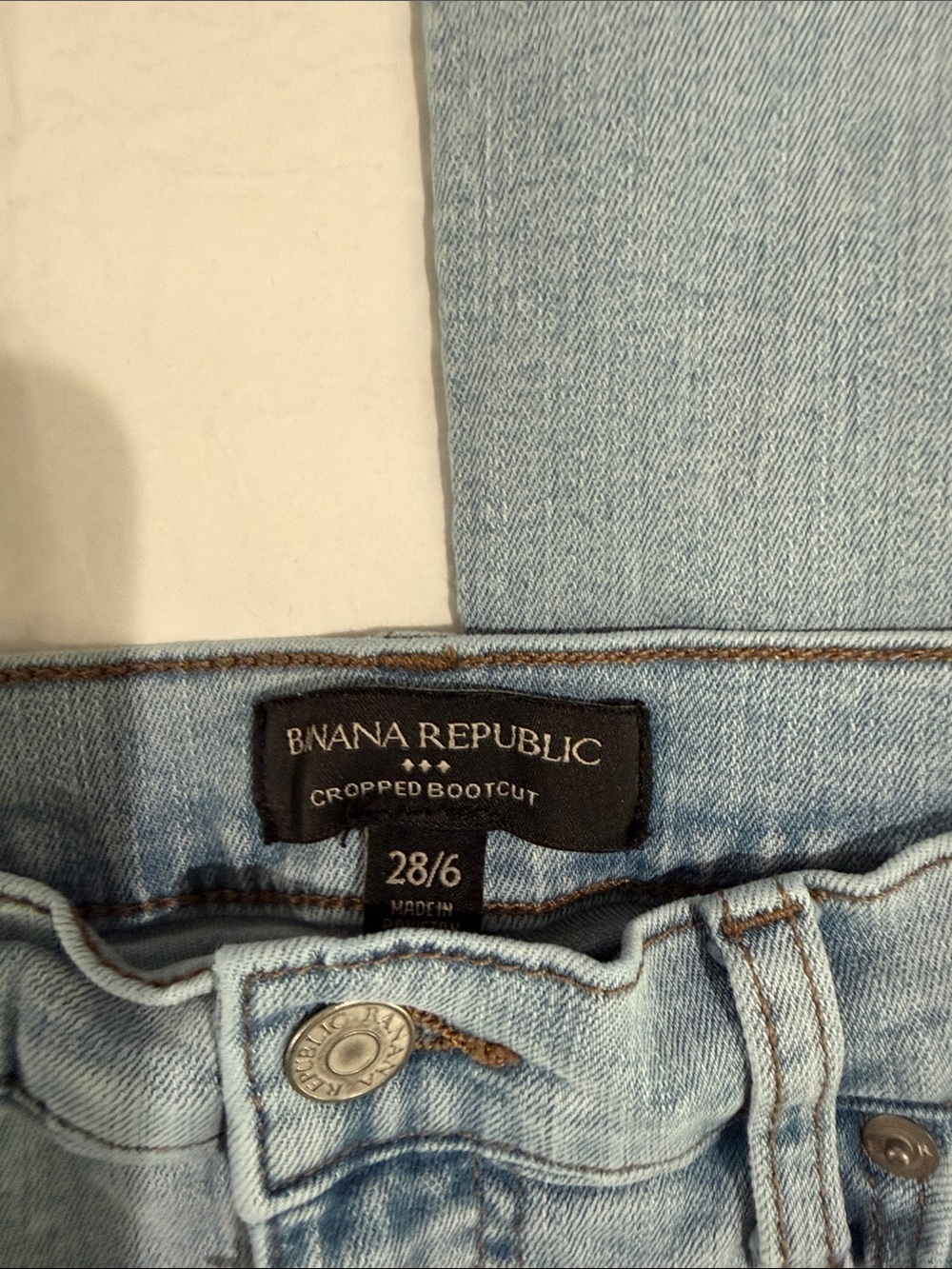 Banana Republic Light Blue Cropped Bootcut Jeans 28/6 - Picture 2 of 2